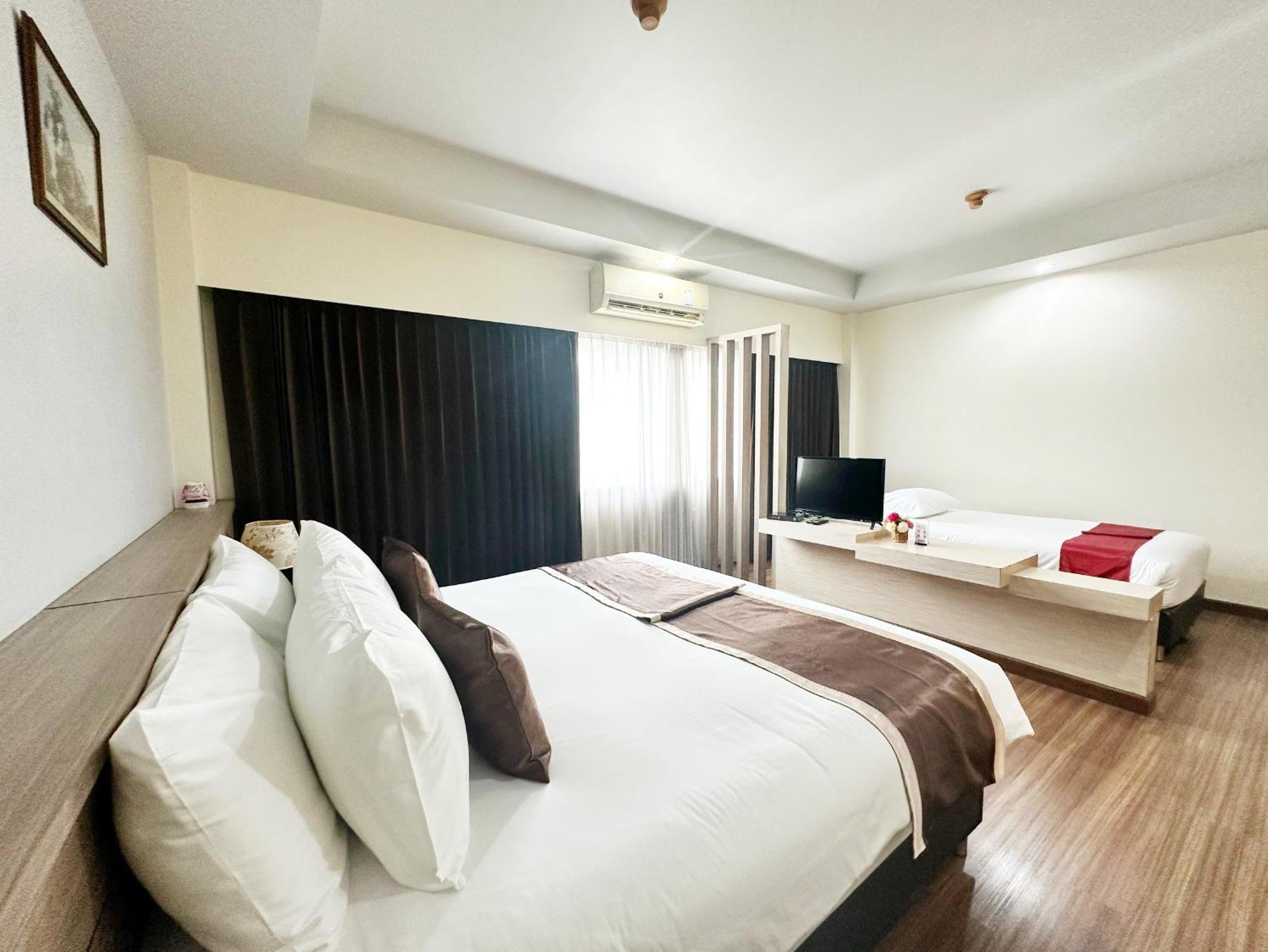 Akelada Hotel Nang Rong Zewnętrze zdjęcie